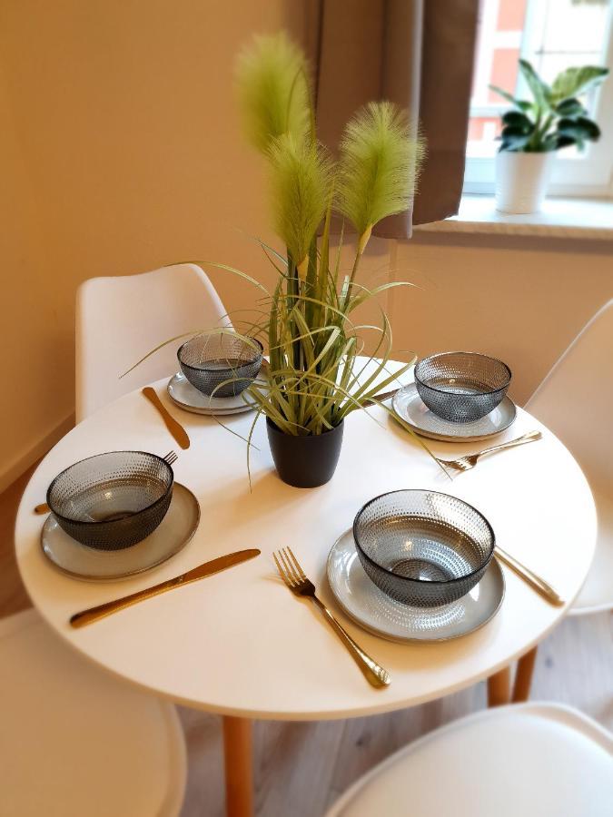 Cityapartment - 53 M², 2 Zimmer, Zentral, Netflix, Kueche, Waschmaschine Cottbus Kültér fotó