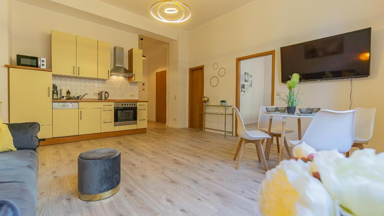 Cityapartment - 53 M², 2 Zimmer, Zentral, Netflix, Kueche, Waschmaschine Cottbus Kültér fotó