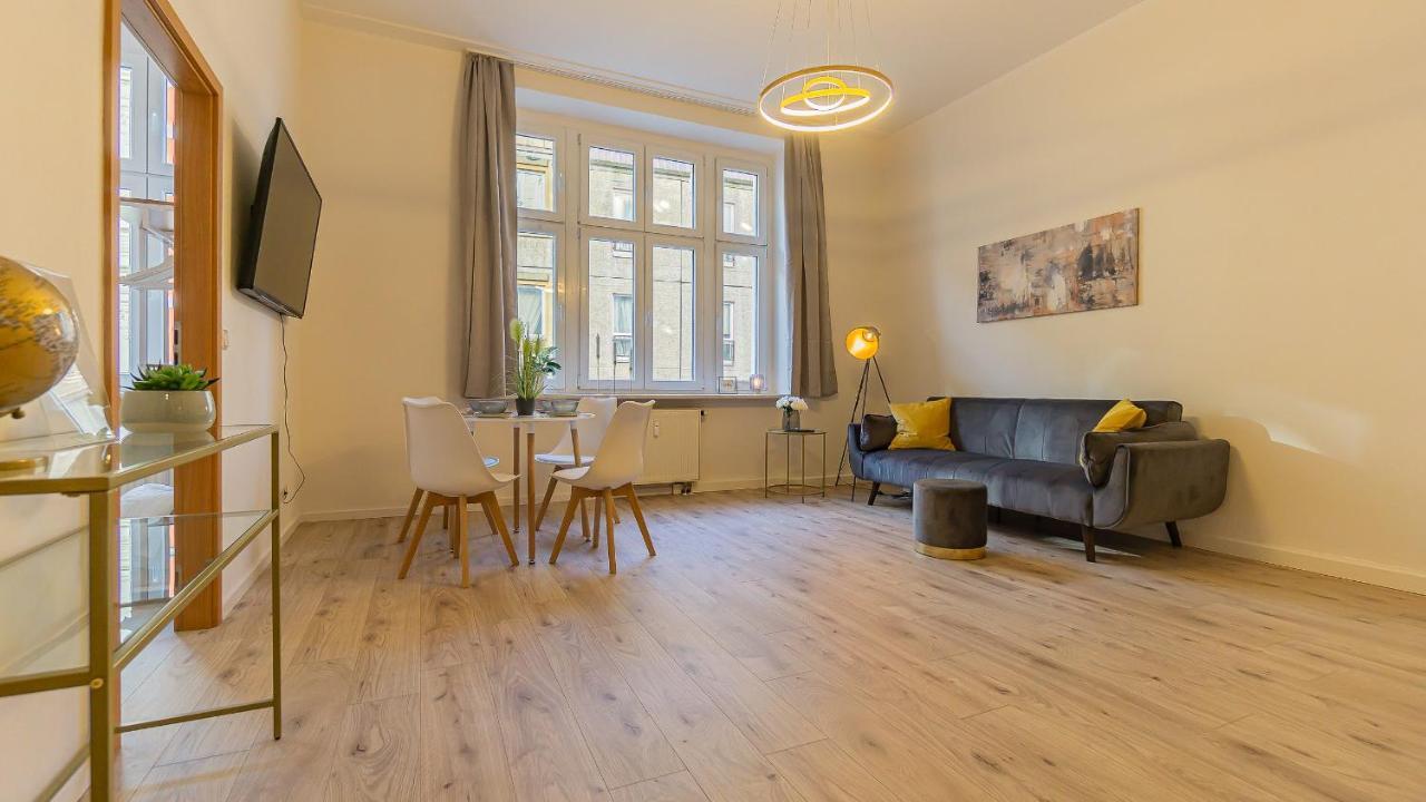 Cityapartment - 53 M², 2 Zimmer, Zentral, Netflix, Kueche, Waschmaschine Cottbus Kültér fotó